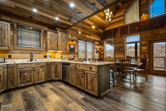 2011 Turkey Creek Way, Sevierville, TN 37862