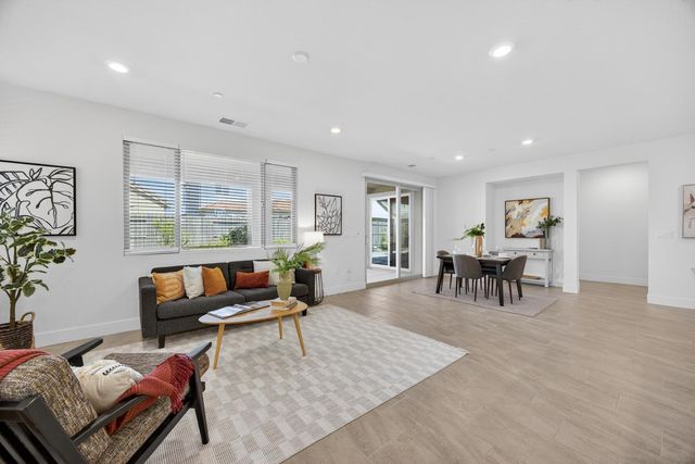 8773 Minor Ct, Elk Grove, CA 95757