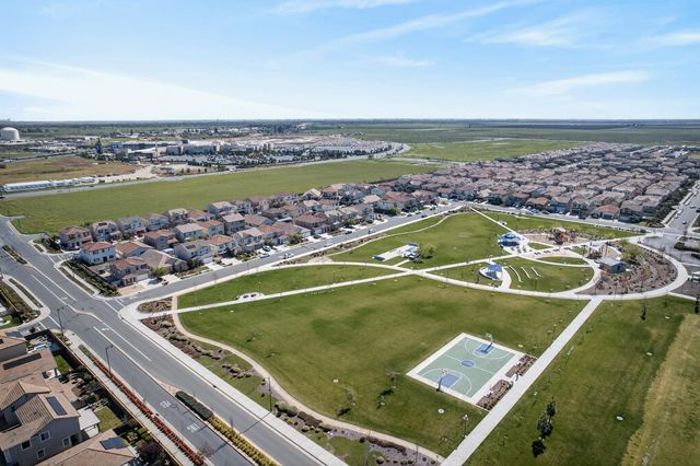 8773 Minor Ct, Elk Grove, CA 95757