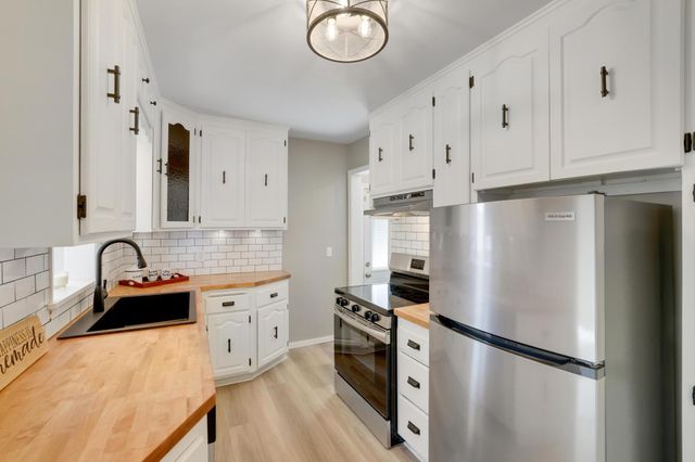 5848 Pennsylvania Avenue N, Crystal, MN 55428