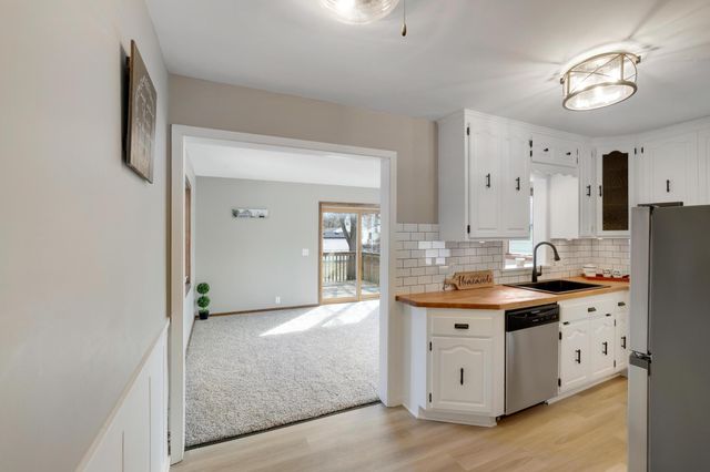 5848 Pennsylvania Avenue N, Crystal, MN 55428