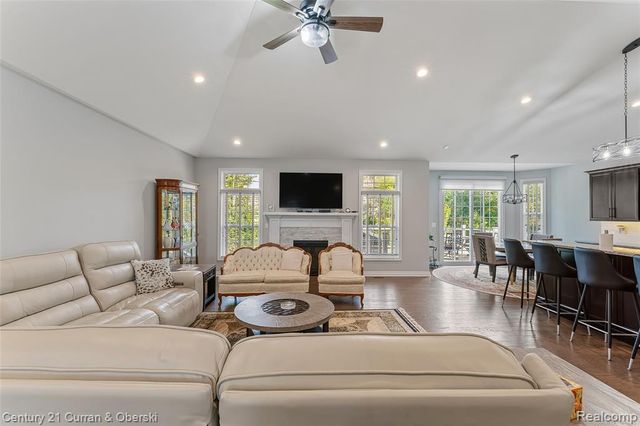 52546 W Shadowview Drive, Northville, MI 48167