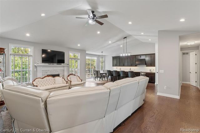 52546 W Shadowview Drive, Northville, MI 48167