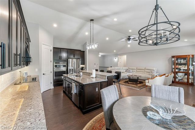 52546 W Shadowview Drive, Northville, MI 48167