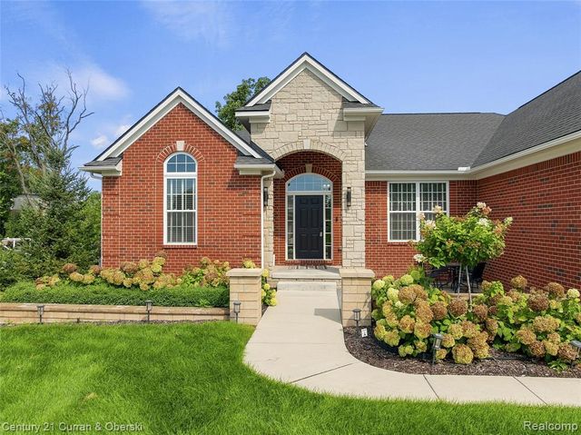 52546 W Shadowview Drive, Northville, MI 48167