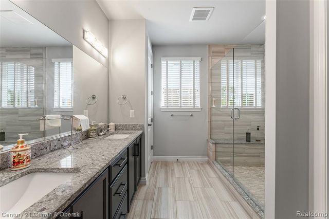52546 W Shadowview Drive, Northville, MI 48167