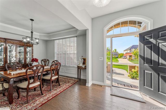 52546 W Shadowview Drive, Northville, MI 48167
