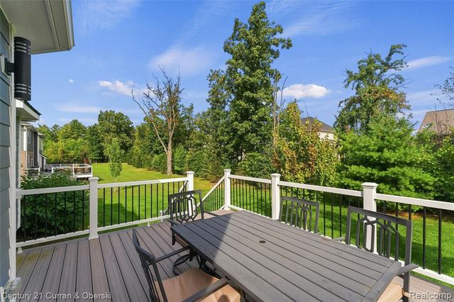 52546 W Shadowview Drive, Northville, MI 48167