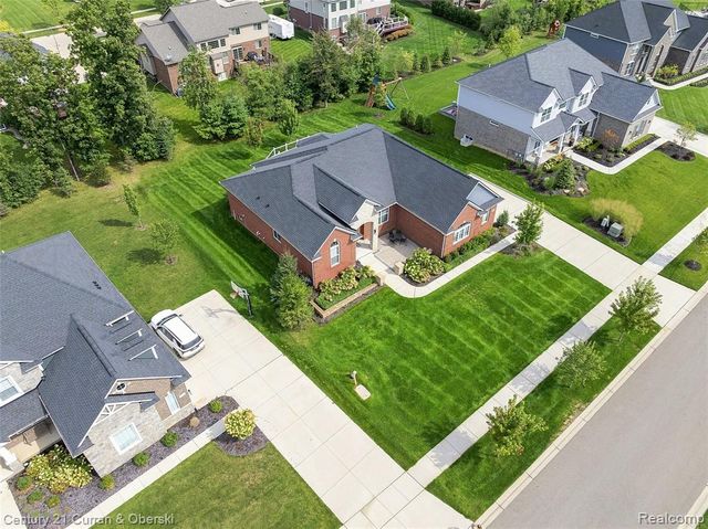 52546 W Shadowview Drive, Northville, MI 48167