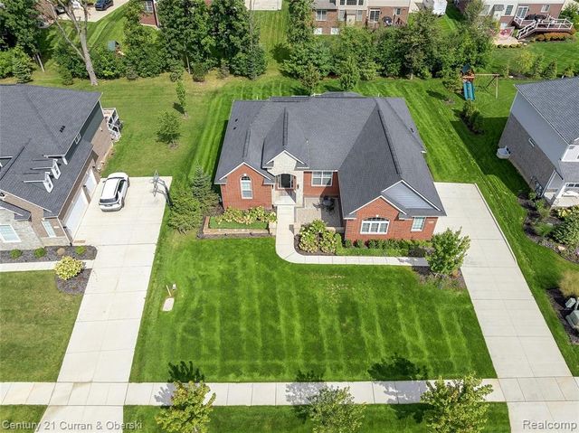 52546 W Shadowview Drive, Northville, MI 48167