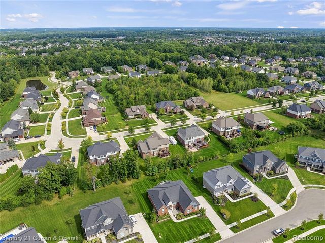 52546 W Shadowview Drive, Northville, MI 48167