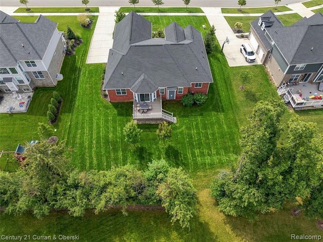 52546 W Shadowview Drive, Northville, MI 48167