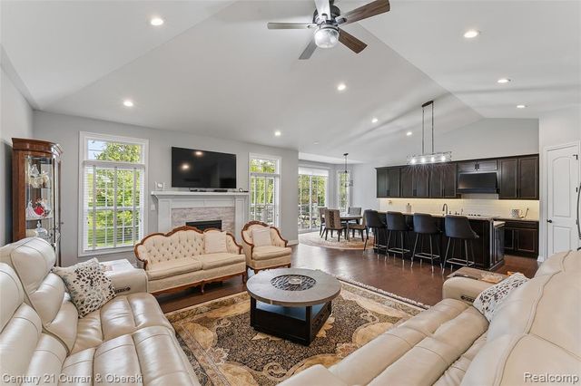 52546 W Shadowview Drive, Northville, MI 48167