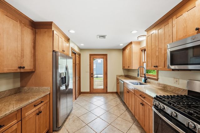 50 Melrose Ave, Tewksbury, MA 01876
