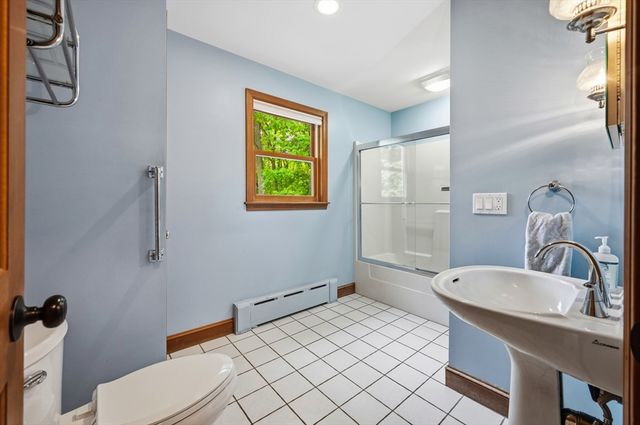 50 Melrose Ave, Tewksbury, MA 01876