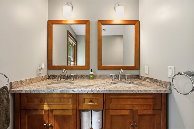 50 Melrose Ave, Tewksbury, MA 01876