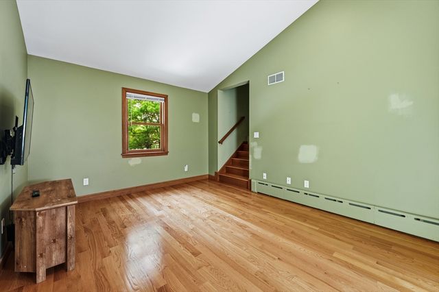 50 Melrose Ave, Tewksbury, MA 01876