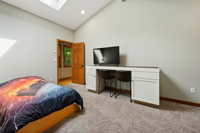 50 Melrose Ave, Tewksbury, MA 01876