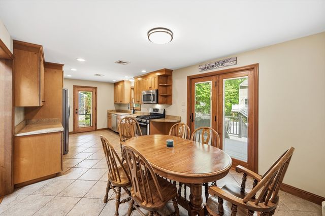 50 Melrose Ave, Tewksbury, MA 01876