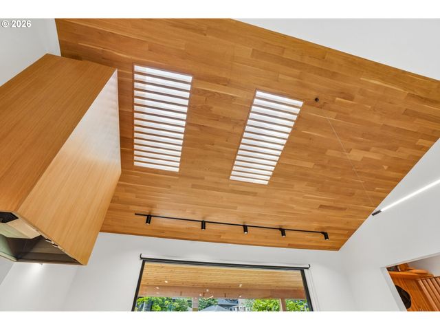 3905 N OVERLOOK Ter, Portland, OR 97227
