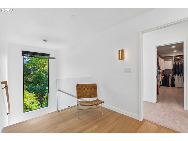 3905 N OVERLOOK Ter, Portland, OR 97227