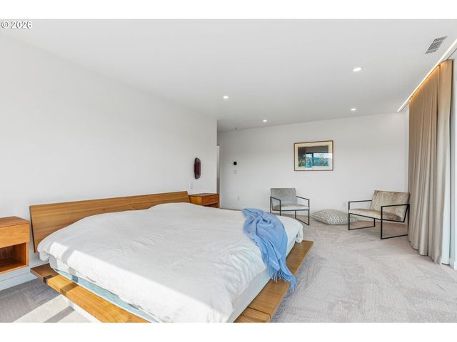3905 N OVERLOOK Ter, Portland, OR 97227