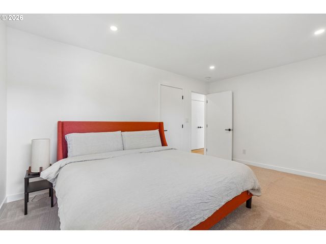 3905 N OVERLOOK Ter, Portland, OR 97227