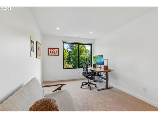 3905 N OVERLOOK Ter, Portland, OR 97227