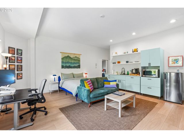 3905 N OVERLOOK Ter, Portland, OR 97227