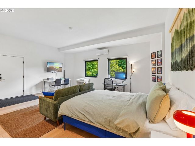 3905 N OVERLOOK Ter, Portland, OR 97227