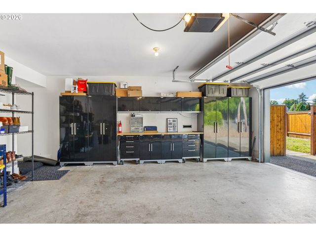 3905 N OVERLOOK Ter, Portland, OR 97227