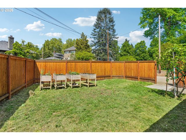 3905 N OVERLOOK Ter, Portland, OR 97227