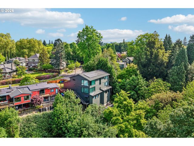 3905 N OVERLOOK Ter, Portland, OR 97227