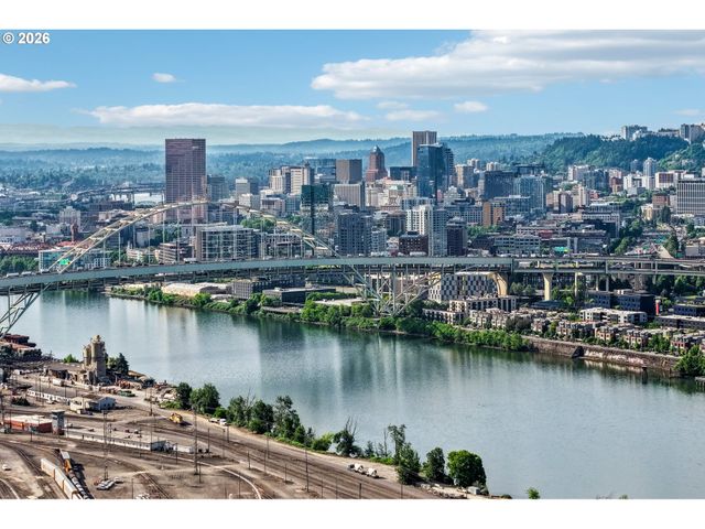 3905 N OVERLOOK Ter, Portland, OR 97227