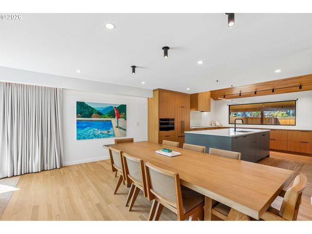 3905 N OVERLOOK Ter, Portland, OR 97227