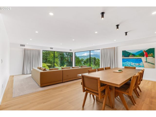 3905 N OVERLOOK Ter, Portland, OR 97227