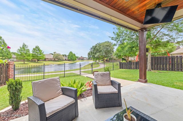307 La Villa Circle, Youngsville, LA 70592