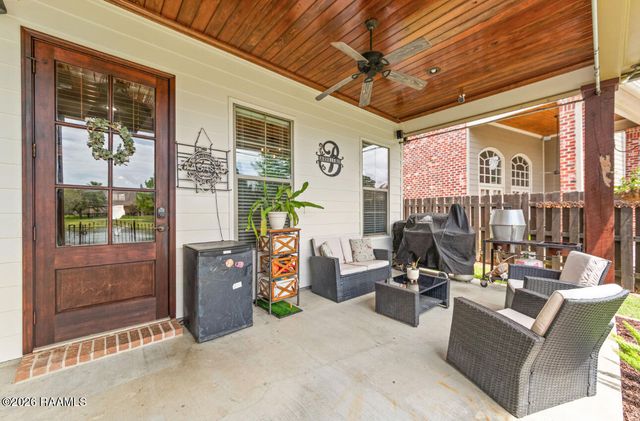 307 La Villa Circle, Youngsville, LA 70592