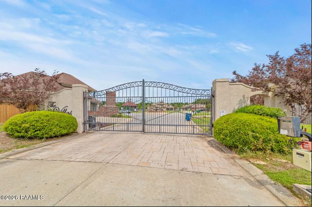 307 La Villa Circle, Youngsville, LA 70592