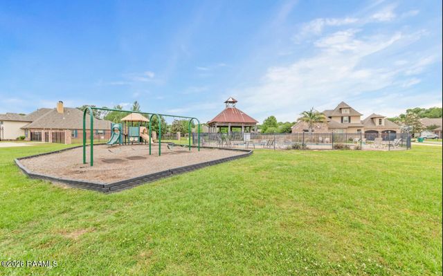 307 La Villa Circle, Youngsville, LA 70592