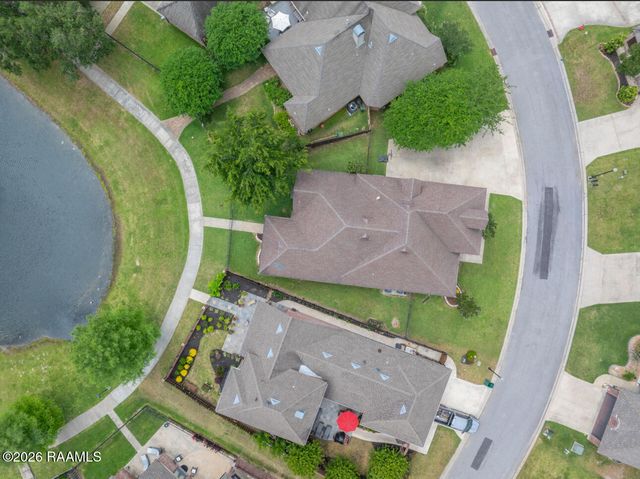 307 La Villa Circle, Youngsville, LA 70592