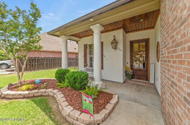 307 La Villa Circle, Youngsville, LA 70592