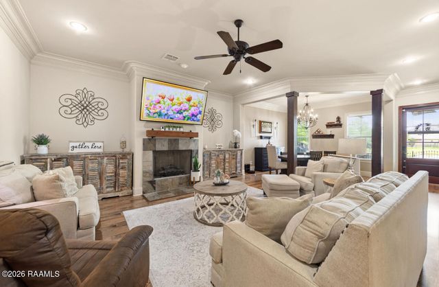 307 La Villa Circle, Youngsville, LA 70592