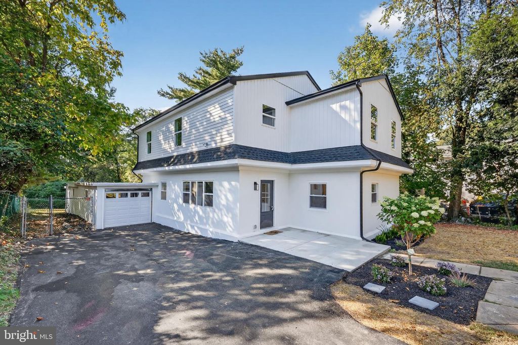 8210 DOUGLAS RD, Wyndmoor, PA 19038