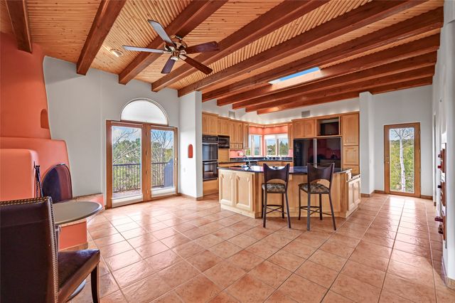 1079 Encantado Drive NE, Santa Fe, NM 87501