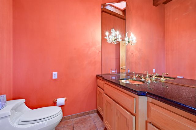 1079 Encantado Drive NE, Santa Fe, NM 87501