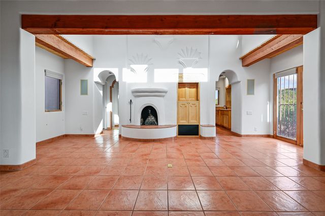 1079 Encantado Drive NE, Santa Fe, NM 87501