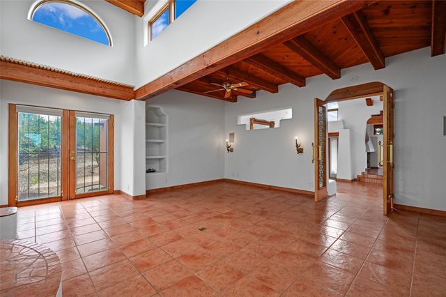 1079 Encantado Drive NE, Santa Fe, NM 87501