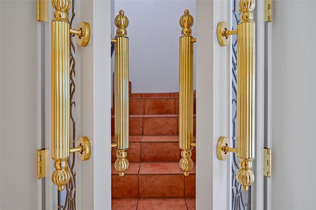 1079 Encantado Drive NE, Santa Fe, NM 87501