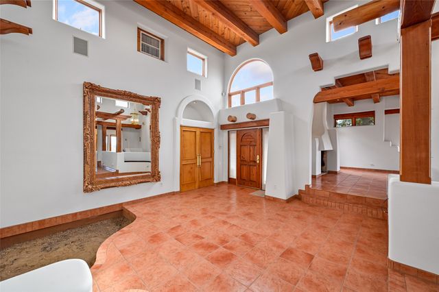 1079 Encantado Drive NE, Santa Fe, NM 87501